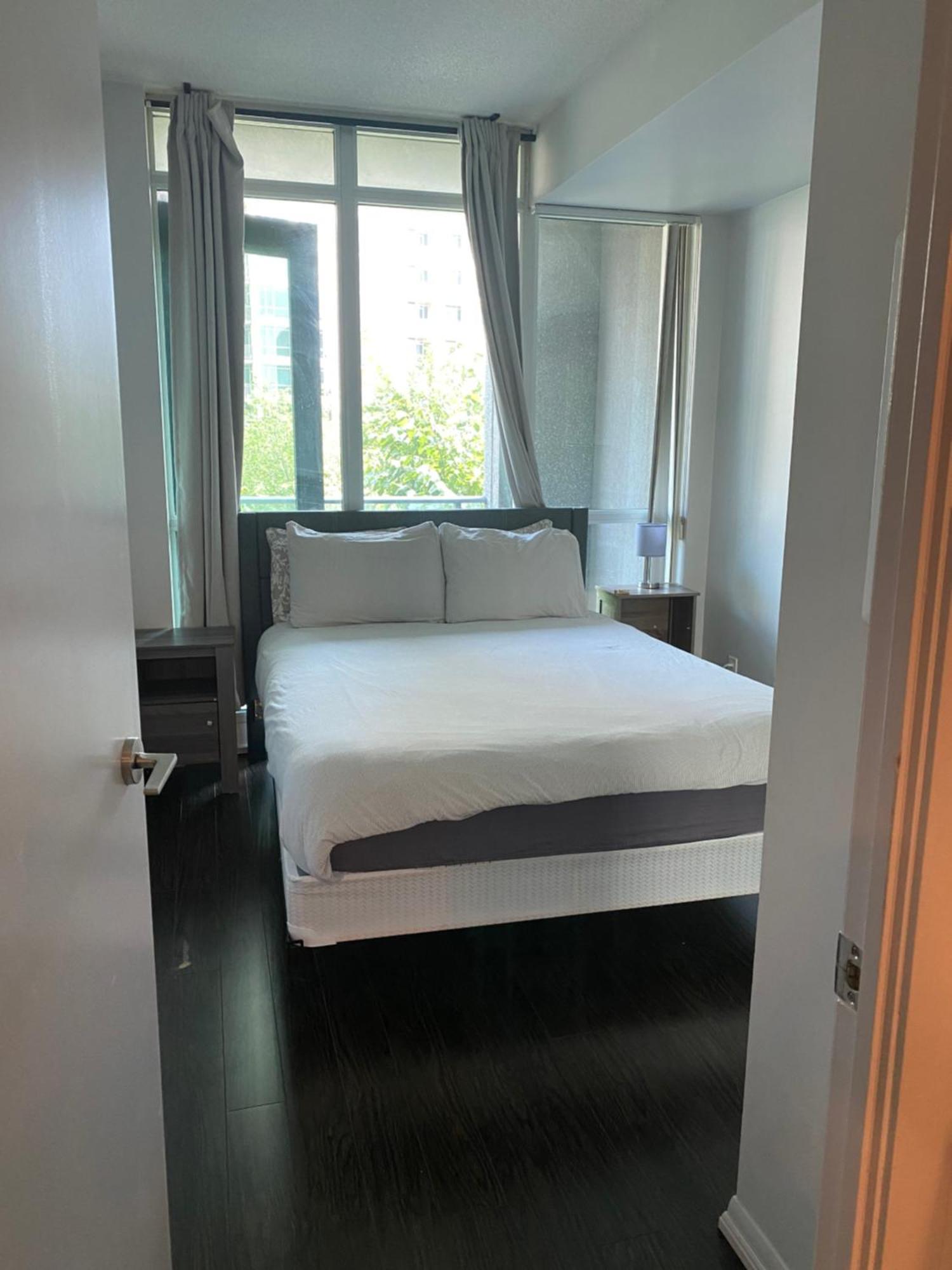 Executive 1 Bedroom Condo Sleeps 2 Toronto Luaran gambar
