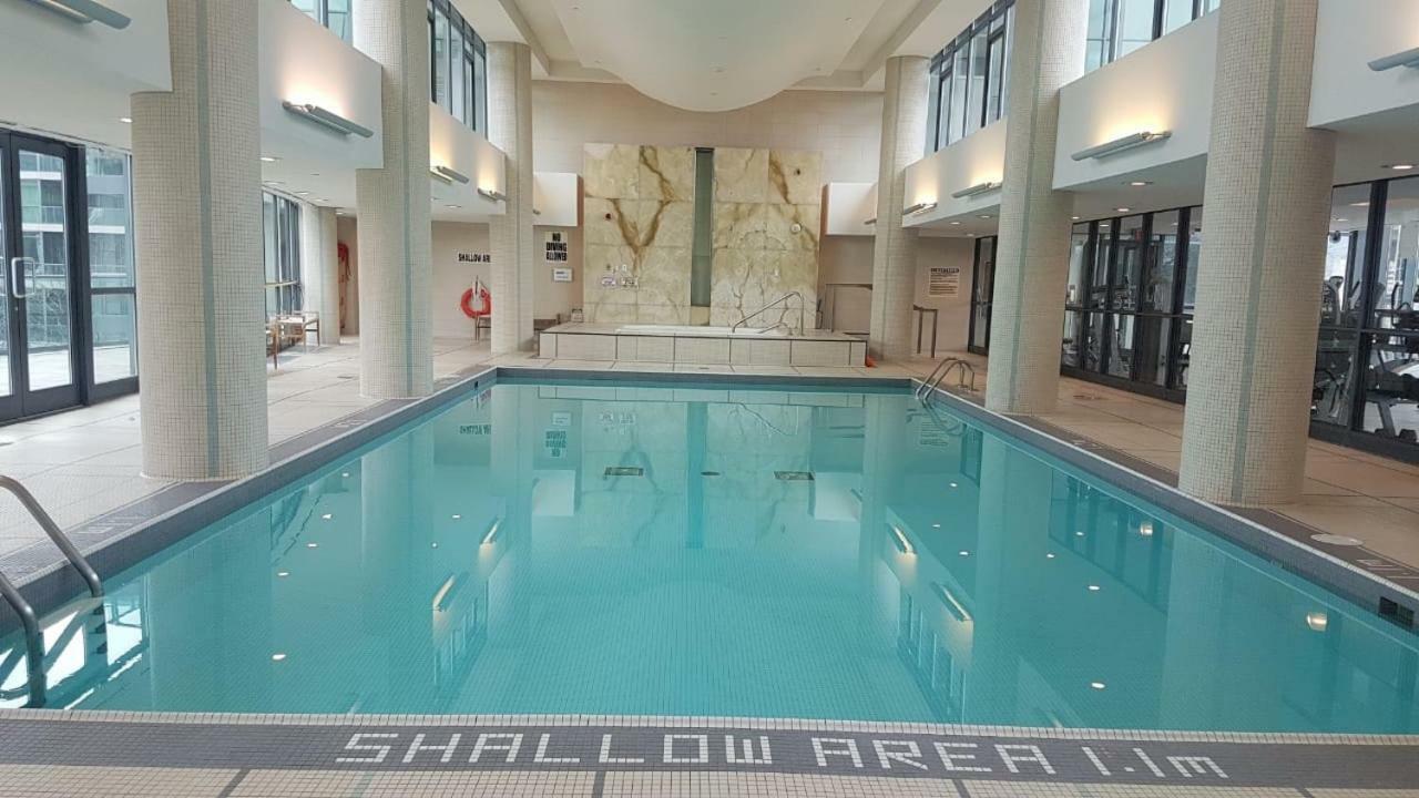 Executive 1 Bedroom Condo Sleeps 2 Toronto Luaran gambar