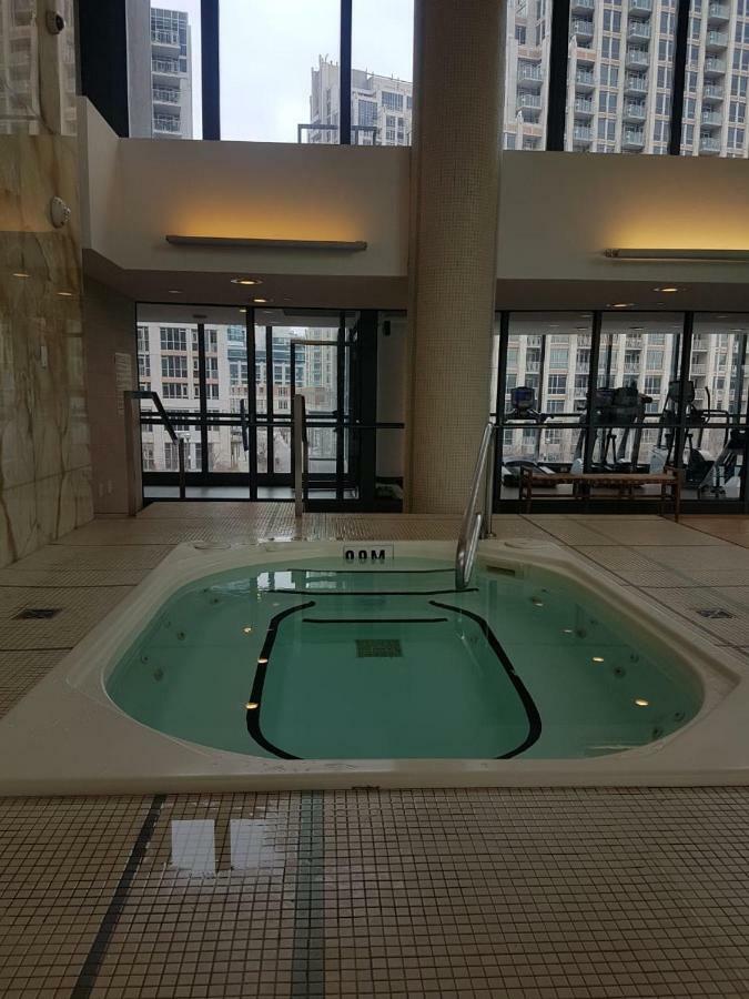 Executive 1 Bedroom Condo Sleeps 2 Toronto Luaran gambar