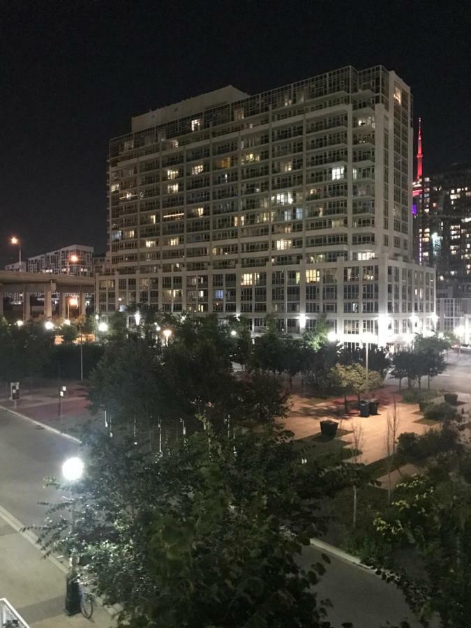 Executive 1 Bedroom Condo Sleeps 2 Toronto Luaran gambar