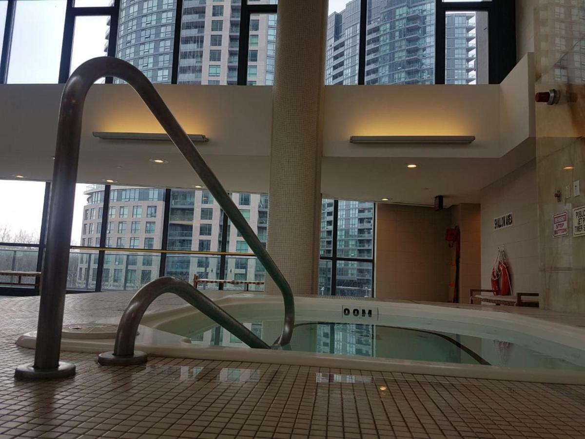 Executive 1 Bedroom Condo Sleeps 2 Toronto Luaran gambar