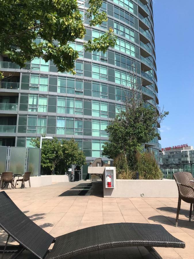 Executive 1 Bedroom Condo Sleeps 2 Toronto Luaran gambar