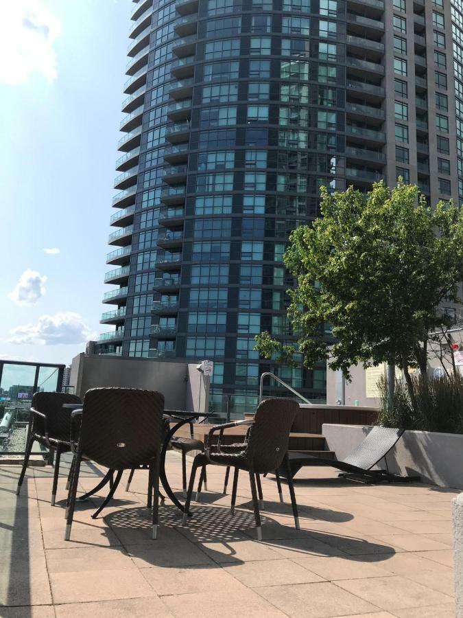 Executive 1 Bedroom Condo Sleeps 2 Toronto Luaran gambar