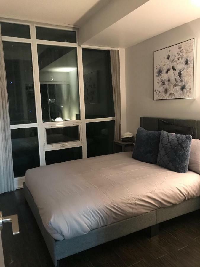 Executive 1 Bedroom Condo Sleeps 2 Toronto Luaran gambar