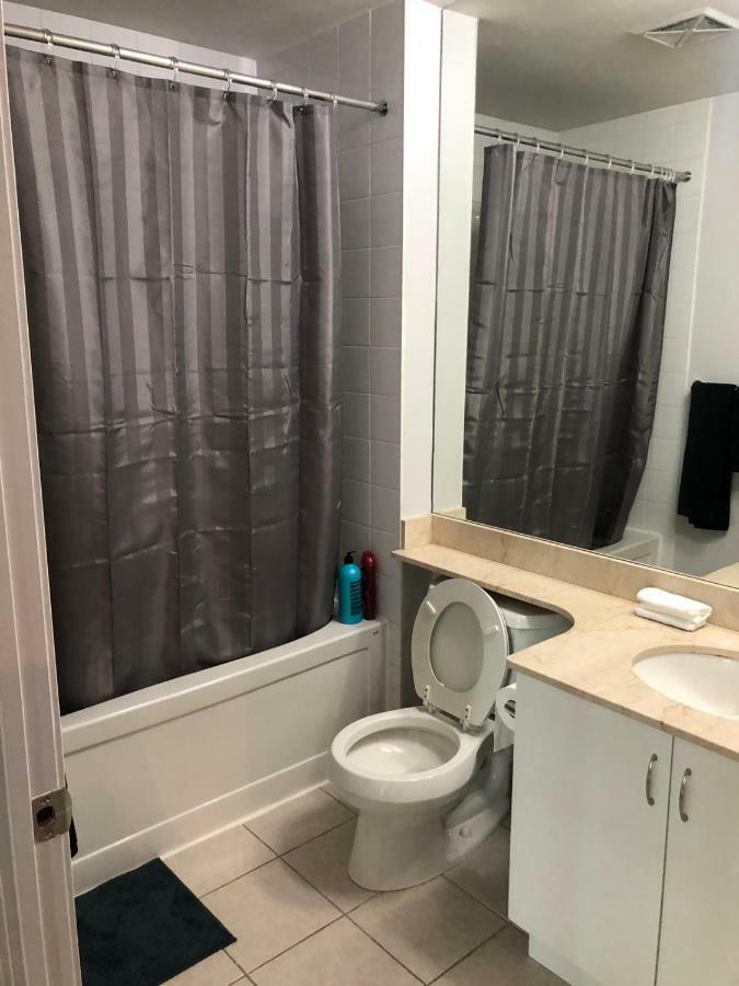 Executive 1 Bedroom Condo Sleeps 2 Toronto Luaran gambar