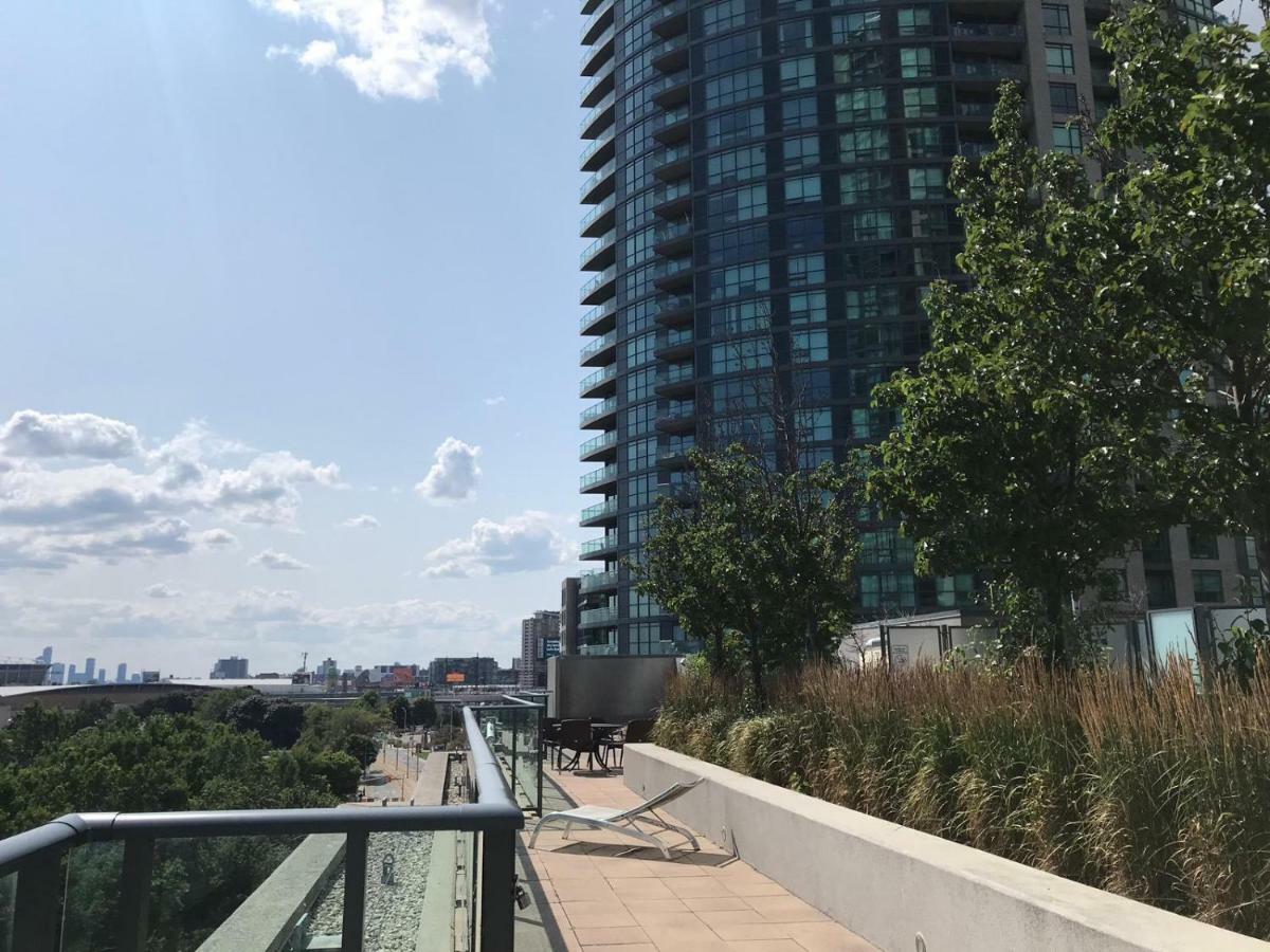 Executive 1 Bedroom Condo Sleeps 2 Toronto Luaran gambar