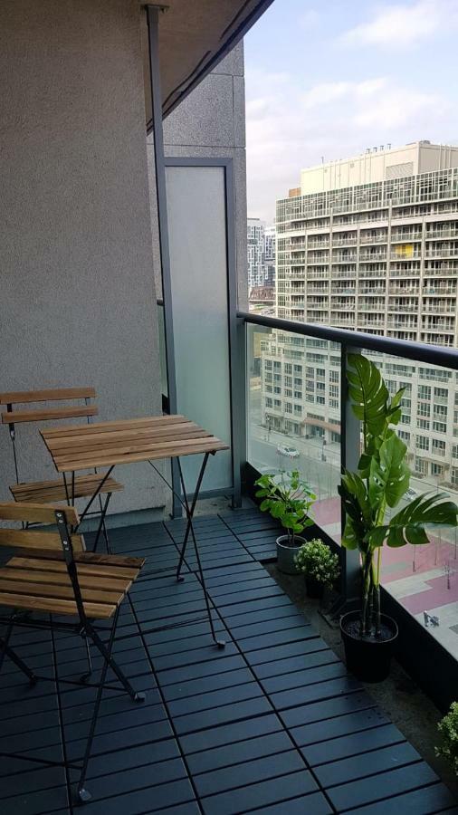 Executive 1 Bedroom Condo Sleeps 2 Toronto Luaran gambar