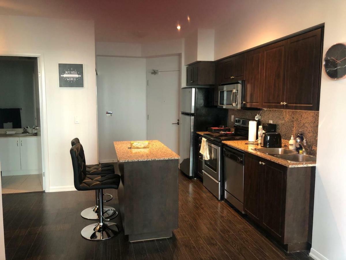 Executive 1 Bedroom Condo Sleeps 2 Toronto Luaran gambar