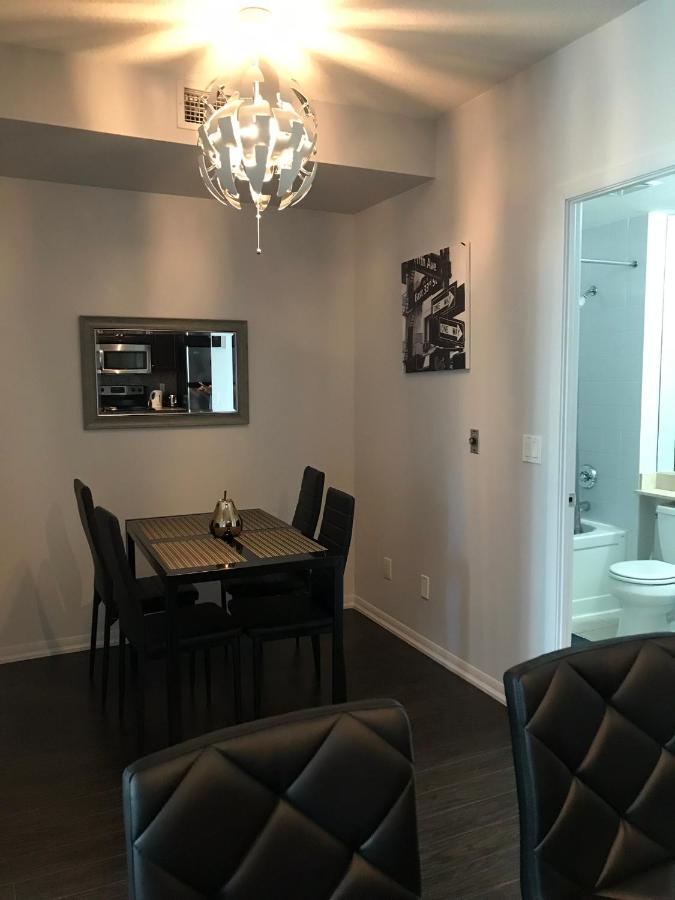 Executive 1 Bedroom Condo Sleeps 2 Toronto Luaran gambar